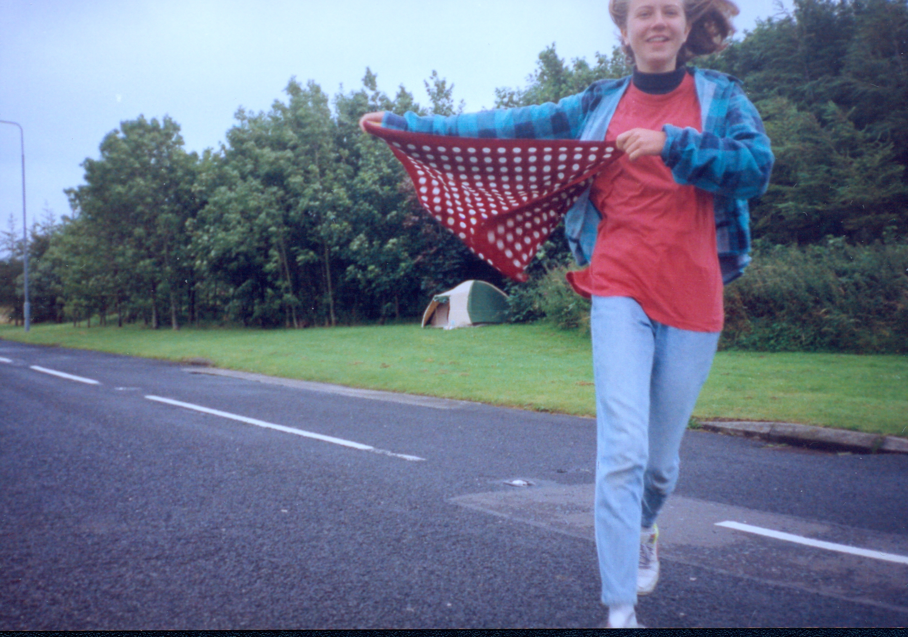 Momentka z našej cesty stopom okolo Európy (1993)